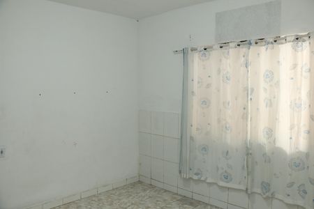 Quarto de casa para alugar com 1 quarto, 60m² em Chacrinha, Nova Iguaçu