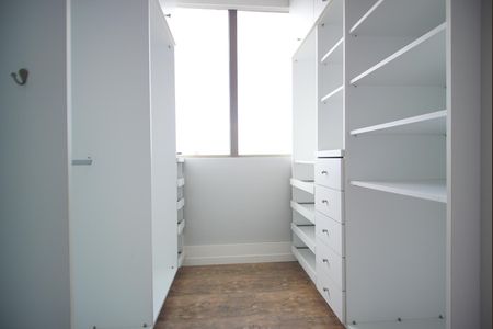 Closet da Suíte de apartamento para alugar com 3 quartos, 245m² em Higienópolis, Porto Alegre