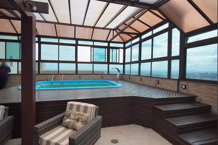 Apartamento para alugar com 245m², 3 quartos e 3 vagasCobertura - Piscina