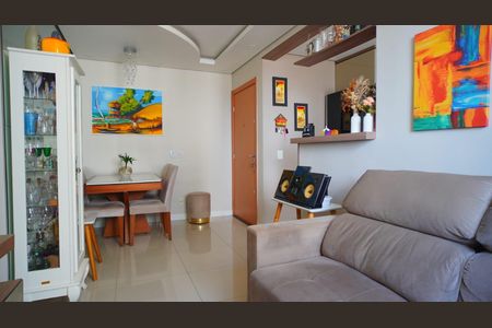 Sala de apartamento para alugar com 2 quartos, 48m² em Humaitá, Porto Alegre
