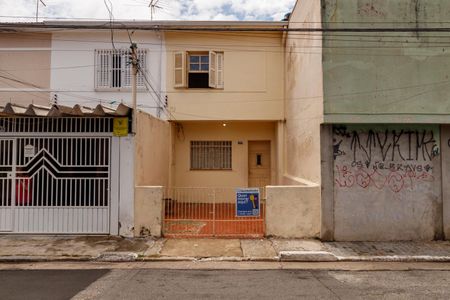 Casa à venda com 73m², 2 quartos e 1 vagaFachada