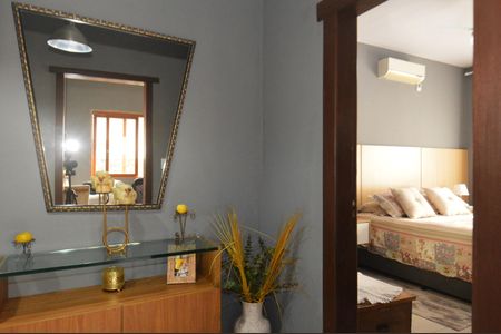 Casa para alugar com 100m², 2 quartos e 4 vagasCorredor dos Quartos