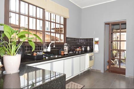 Casa para alugar com 100m², 2 quartos e 4 vagasCozinha