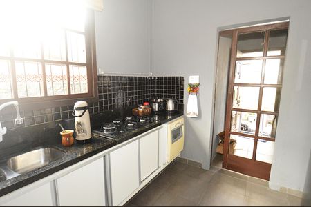 Casa para alugar com 100m², 2 quartos e 4 vagasCozinha