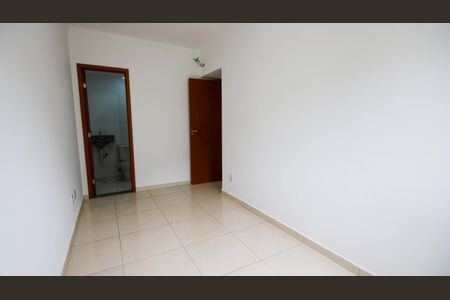 Apartamento para alugar com 68m², 2 quartos e 1 vagaSuíte