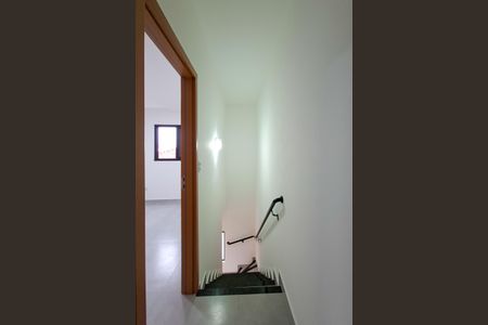 Casa de condomínio para alugar com 60m², 2 quartos e 1 vagaEscada