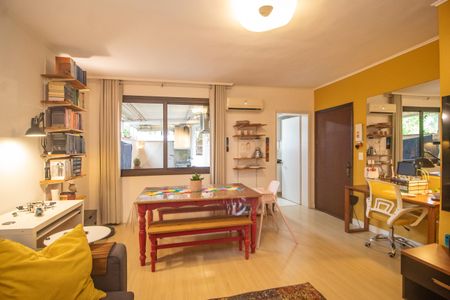 Sala de apartamento à venda com 2 quartos, 75m² em Cristal, Porto Alegre