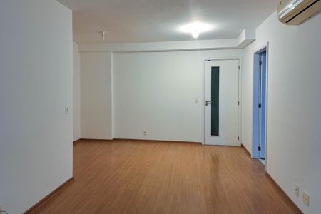 Apartamento à venda com 80m², 2 quartos e 1 vagaSala