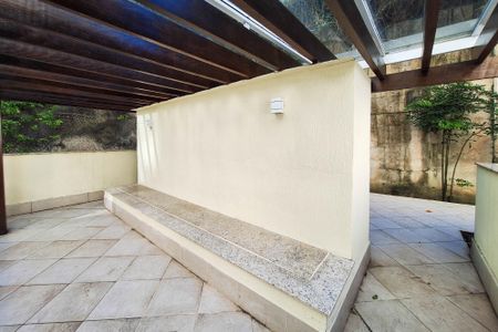 Apartamento à venda com 80m², 2 quartos e 1 vagaÁrea comum