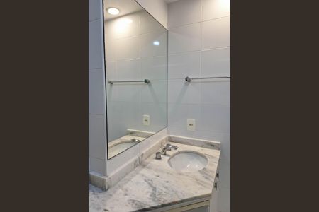 Apartamento à venda com 80m², 2 quartos e 1 vagaBanheiro da Suíte 