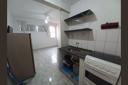 Cozinha de apartamento para alugar com 1 quarto, 22m² em Itararé, São Vicente