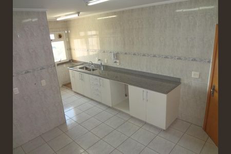 Apartamento à venda com 135m², 4 quartos e 3 vagas Apartamento à venda com 135m², 4 quartos e 3 vagasCozinha
