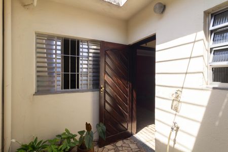 Casa à venda com 198m², 3 quartos e 4 vagas Casa à venda com 198m², 3 quartos e 4 vagasÁrea externa