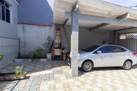 Casa à venda com 198m², 3 quartos e 4 vagas Casa à venda com 198m², 3 quartos e 4 vagasGaragem