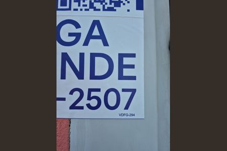 Casa à venda com 198m², 3 quartos e 4 vagas Casa à venda com 198m², 3 quartos e 4 vagasPlaca