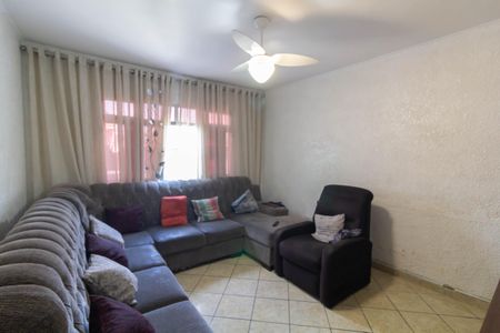 Casa à venda com 198m², 3 quartos e 4 vagas Casa à venda com 198m², 3 quartos e 4 vagasSala