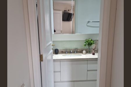 Apartamento para alugar com 59m², 2 quartos e 1 vaga Apartamento para alugar com 59m², 2 quartos e 1 vagaBanheiro da Suíte