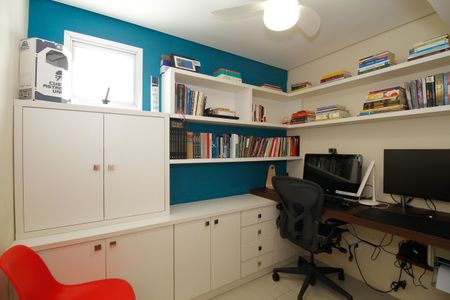 Apartamento à venda com 95m², 2 quartos e 2 vagas Apartamento à venda com 95m², 2 quartos e 2 vagasEscritório