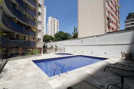 Apartamento à venda com 95m², 2 quartos e 2 vagas Apartamento à venda com 95m², 2 quartos e 2 vagasÁrea Comum - Piscina