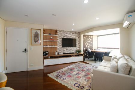 Sala de Estar e Jantar de kitnet/studio à venda com 2 quartos, 95m² em Jardim America, São Paulo