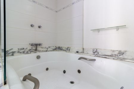 Apartamento para alugar com 108m², 2 quartos e 2 vagasBanheiro da Suíte