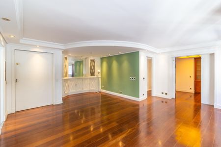 Sala de apartamento para alugar com 2 quartos, 108m² em Cerqueira César, São Paulo