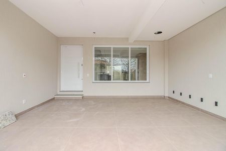 Casa à venda com 193m², 3 quartos e 4 vagas Casa à venda com 193m², 3 quartos e 4 vagasGaragem