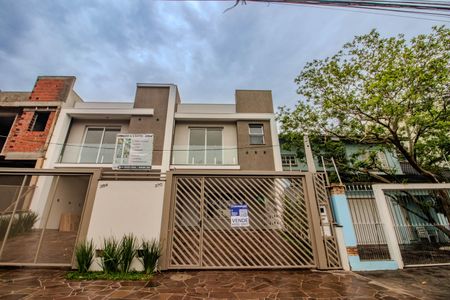 Casa à venda com 193m², 3 quartos e 4 vagas Casa à venda com 193m², 3 quartos e 4 vagasFachada