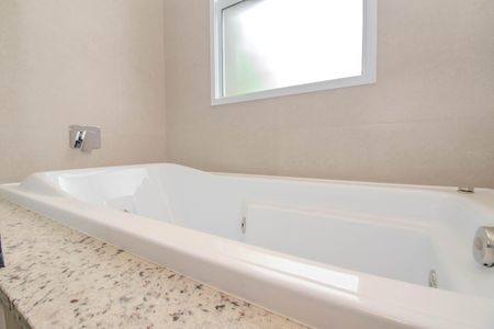 Casa à venda com 193m², 3 quartos e 4 vagas Casa à venda com 193m², 3 quartos e 4 vagasBanheiro da Suíte 3