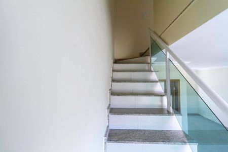 Apartamento à venda com 130m², 3 quartos e 1 vagaEscada