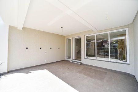 Casa à venda com 198m², 3 quartos e 2 vagasGaragem
