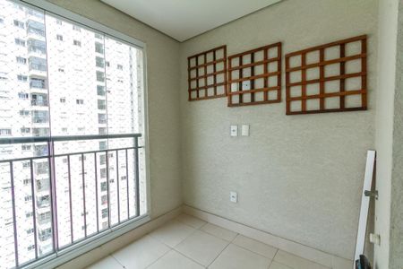 Apartamento à venda com 71m², 2 quartos e 1 vaga Apartamento à venda com 71m², 2 quartos e 1 vagaVaranda