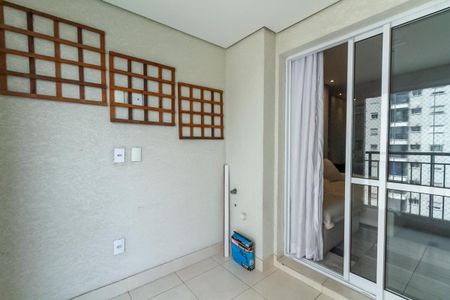 Apartamento à venda com 71m², 2 quartos e 1 vaga Apartamento à venda com 71m², 2 quartos e 1 vagaVaranda