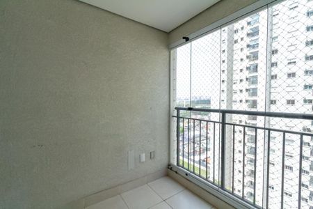 Apartamento à venda com 71m², 2 quartos e 1 vaga Apartamento à venda com 71m², 2 quartos e 1 vagaVaranda