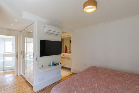 Apartamento à venda com 200m², 3 quartos e 3 vagas Apartamento à venda com 200m², 3 quartos e 3 vagasSuíte 2