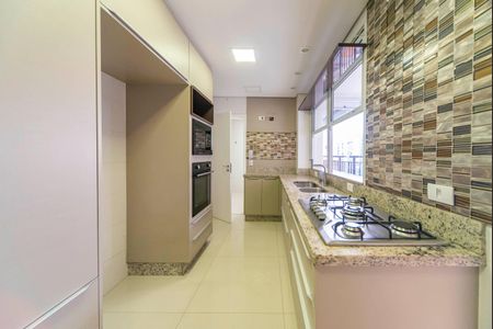 Apartamento à venda com 161m², 3 quartos e 3 vagasCozinha