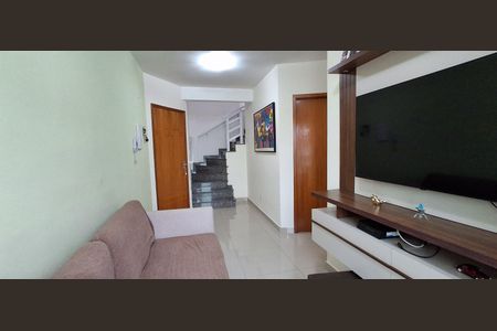 Apartamento à venda com 70m², 2 quartos e 1 vaga Apartamento à venda com 70m², 2 quartos e 1 vagaSala