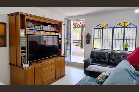 Sala de casa à venda com 3 quartos, 400m² em Cidade de Deus, Rio de Janeiro