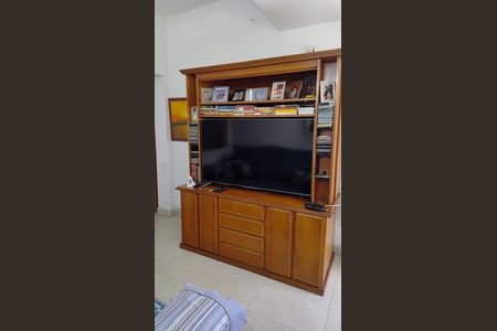 Sala de casa à venda com 3 quartos, 400m² em Cidade de Deus, Rio de Janeiro