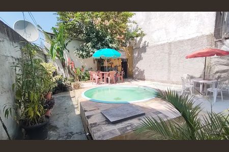 Casa à venda com 400m², 3 quartos e 6 vagasPiscina