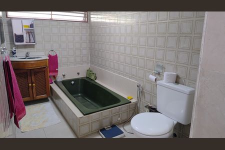 Casa à venda com 400m², 3 quartos e 6 vagasBanheiro da Suíte