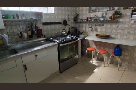 Casa à venda com 400m², 3 quartos e 6 vagasCozinha
