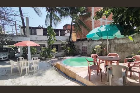 Casa à venda com 400m², 3 quartos e 6 vagasPiscina