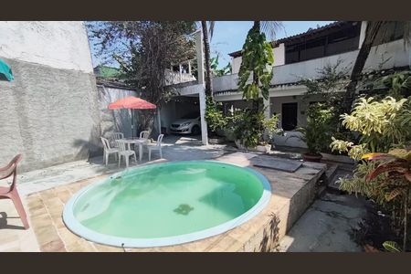 Casa à venda com 400m², 3 quartos e 6 vagasPiscina