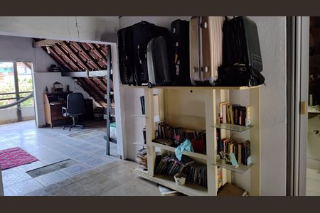 Casa à venda com 400m², 3 quartos e 6 vagasSótão