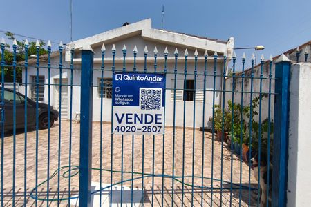 Casa à venda com 195m², 3 quartos e 3 vagas Casa à venda com 195m², 3 quartos e 3 vagasPLACA INSTALADA NA FACHADA