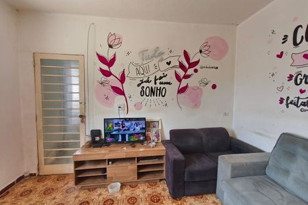 Casa à venda com 195m², 3 quartos e 3 vagas Casa à venda com 195m², 3 quartos e 3 vagasSala