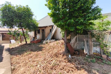 Casa à venda com 195m², 3 quartos e 3 vagas Casa à venda com 195m², 3 quartos e 3 vagasQuintal - Jardim