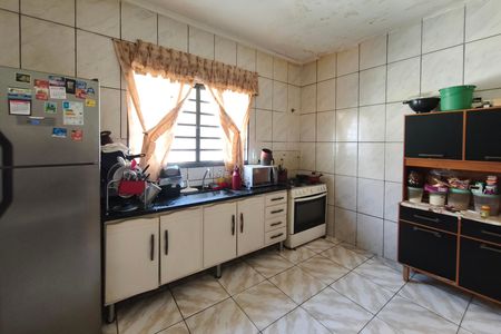 Casa à venda com 195m², 3 quartos e 3 vagas Casa à venda com 195m², 3 quartos e 3 vagasCozinha