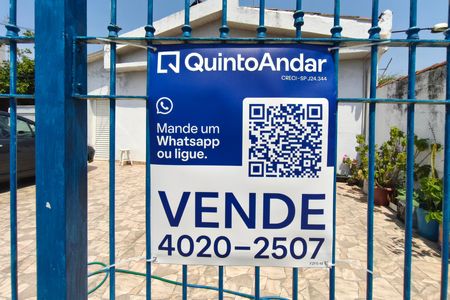 Casa à venda com 195m², 3 quartos e 3 vagas Casa à venda com 195m², 3 quartos e 3 vagasPLACA INSTALADA NA FACHADA